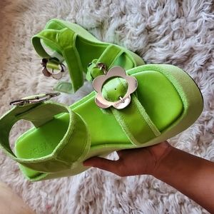 Green platforms size 8